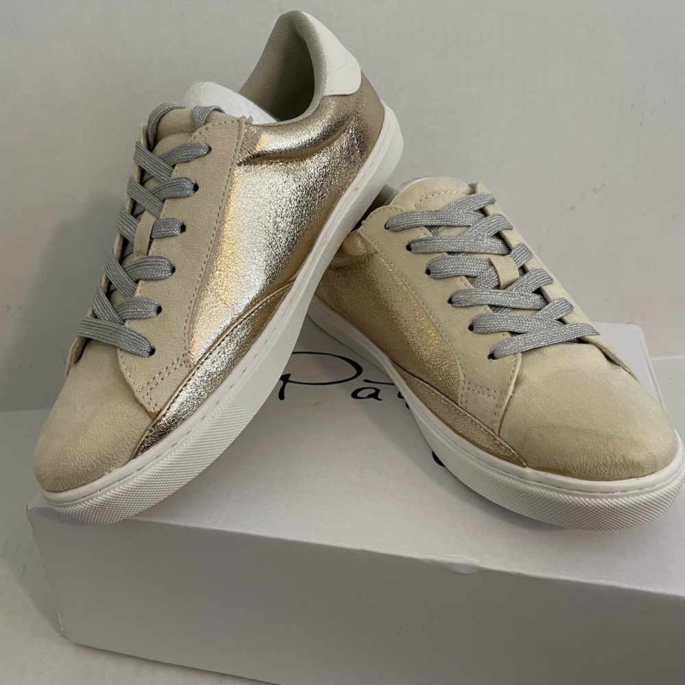 New PARTY Women's Gold and Tan Fashion Star Sneakers, Size 9